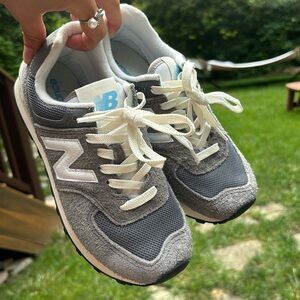 NEW BALANCE SNEAKERS